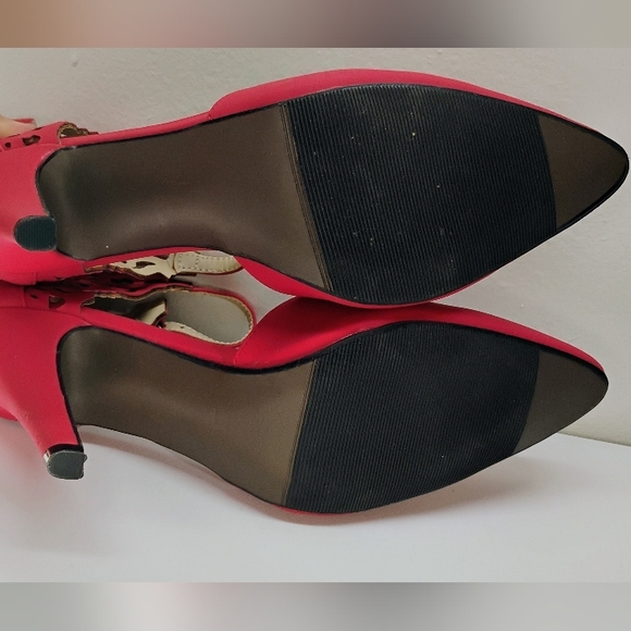 Beacon Crimson Pointed-Toe Cutout Ankle-Strap Heels - Picture 8 of 14